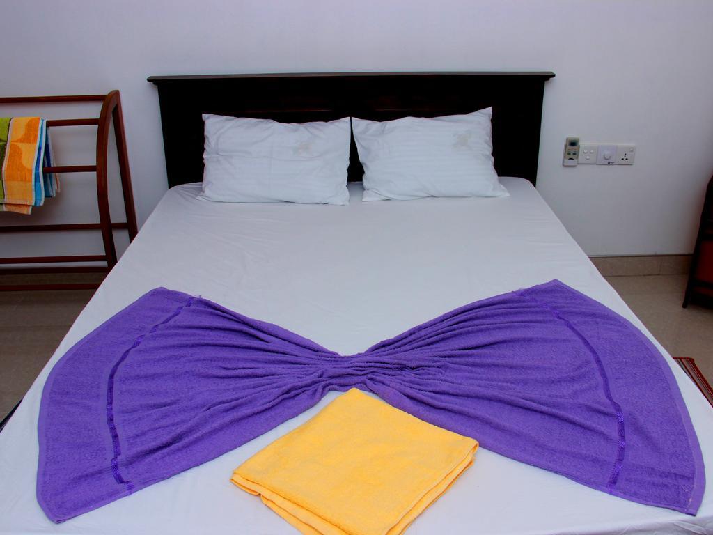 Heaven Star Rest Bed & Breakfast Mirissa Room photo