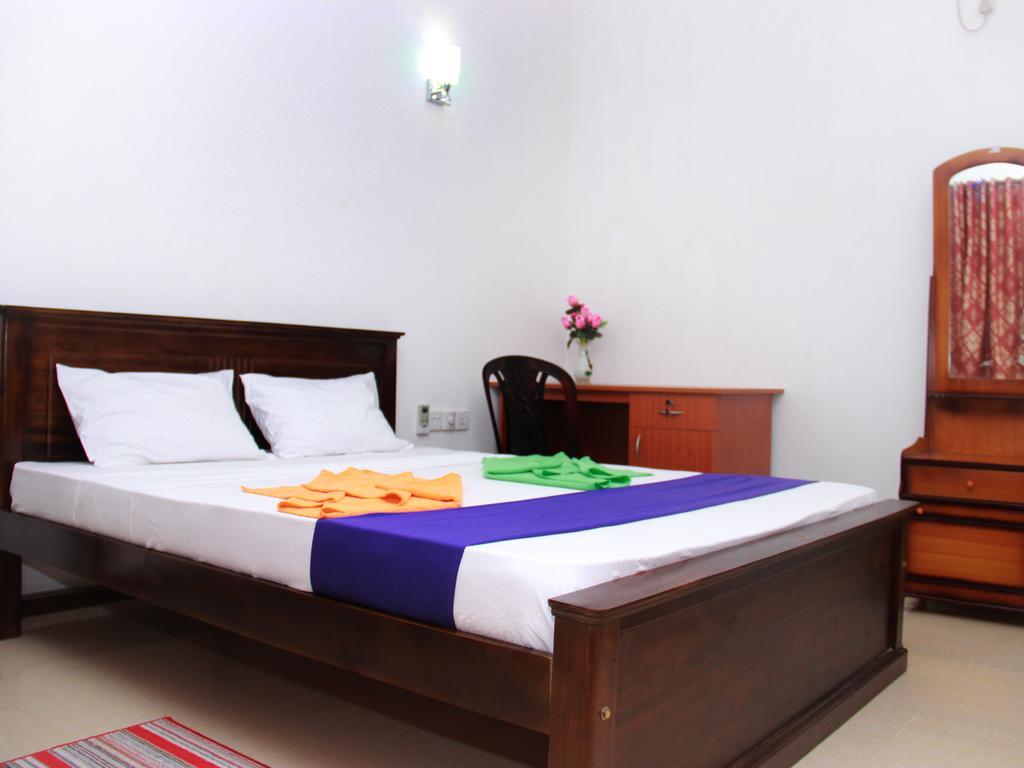 Heaven Star Rest Bed & Breakfast Mirissa Exterior photo