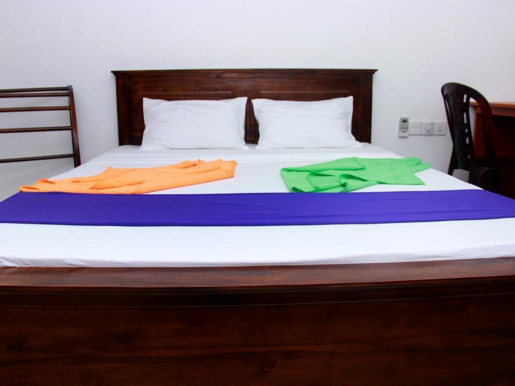 Heaven Star Rest Bed & Breakfast Mirissa Room photo