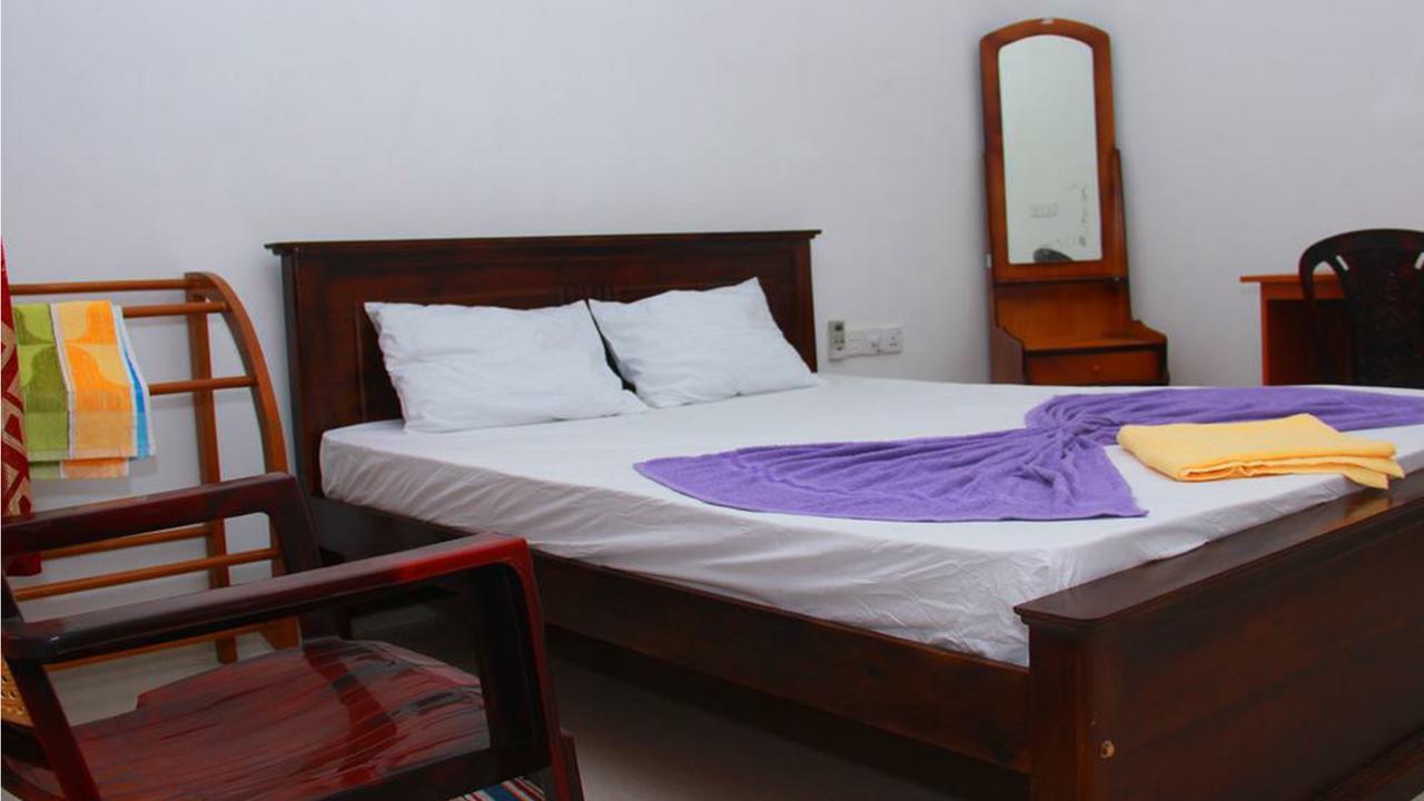 Heaven Star Rest Bed & Breakfast Mirissa Exterior photo