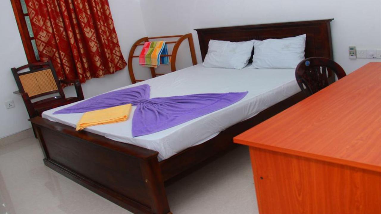 Heaven Star Rest Bed & Breakfast Mirissa Exterior photo